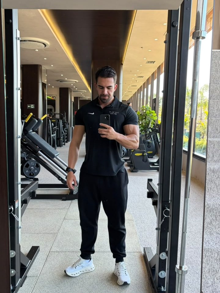 Bruno Viotti, personal trainer e cofundador da Unifit, em uma academia.